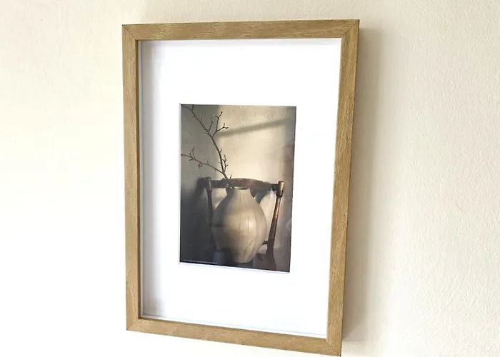 Warm Design 3br, 7-min Walk, Peaceful Appartement Larnaca