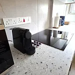 Warm Design 3br, 7-min Walk, Peaceful 公寓