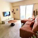 Warm Design 3br, 7-min Walk, Peaceful 公寓