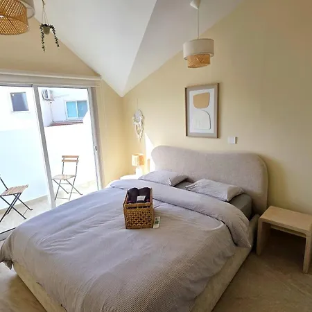 Warm Design 3br, 7-min Walk, Peaceful * Λάρνακα