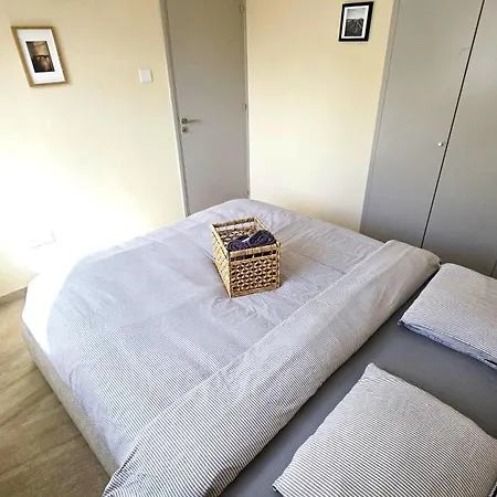 Warm Design 3br, 7-min Walk, Peaceful