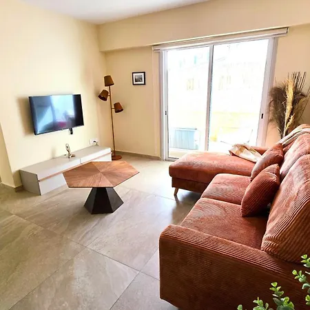 Warm Design 3br, 7-min Walk, Peaceful Διαμέρισμα