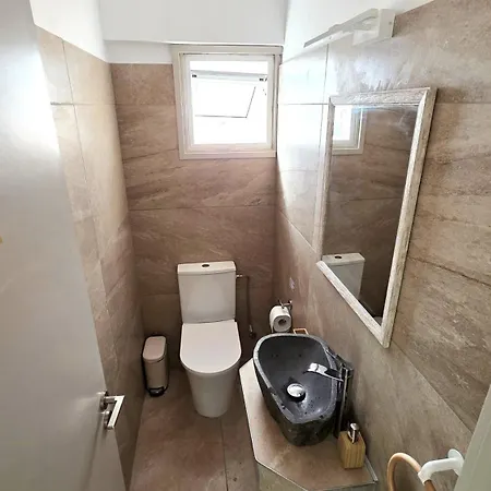 Warm Design 3br, 7-min Walk, Peaceful *