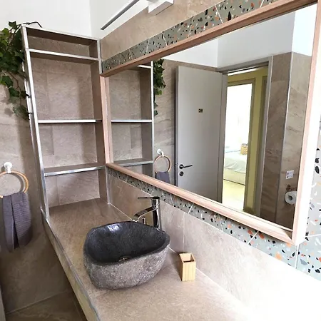 Warm Design 3br, 7-min Walk, Peaceful Διαμέρισμα