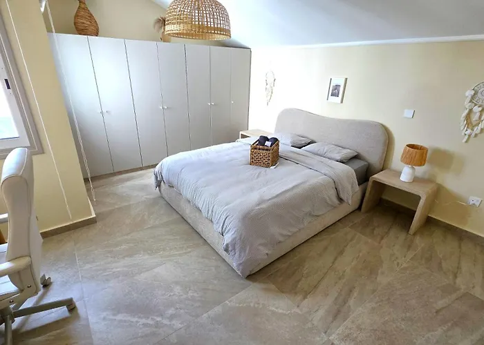 Warm Design 3br, 7-min Walk, Peaceful Appartamento