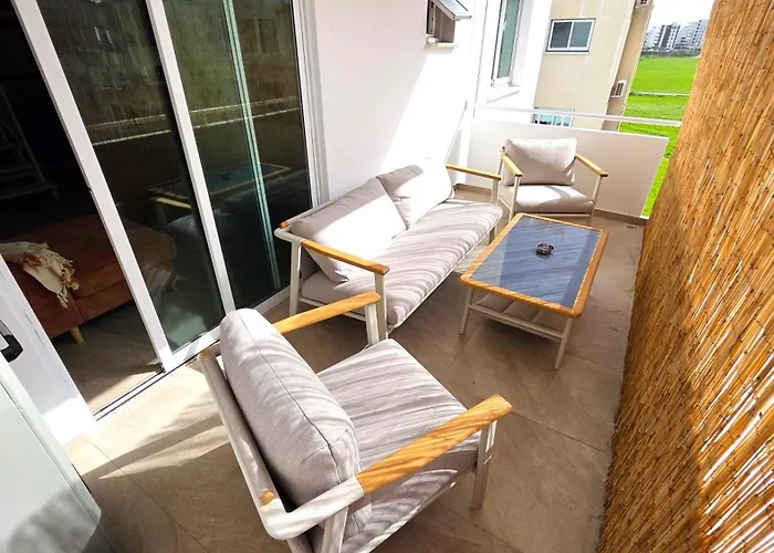 Apartment Warm Design 3br, 7-min Walk, Peaceful Larnaca